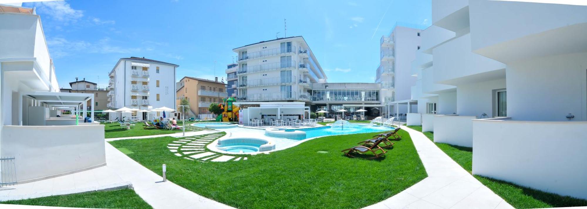 Marina Junior Suite 4 Stelle S กาออร์เล ภายนอก รูปภาพ