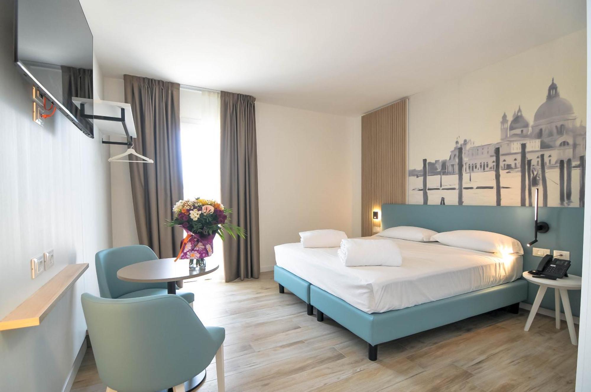 Marina Junior Suite 4 Stelle S กาออร์เล ภายนอก รูปภาพ