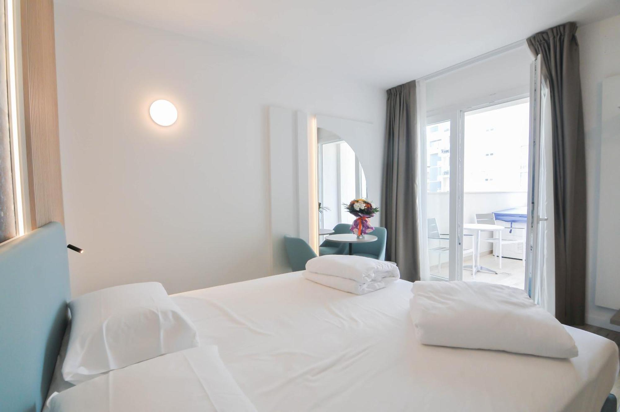 Marina Junior Suite 4 Stelle S กาออร์เล ภายนอก รูปภาพ