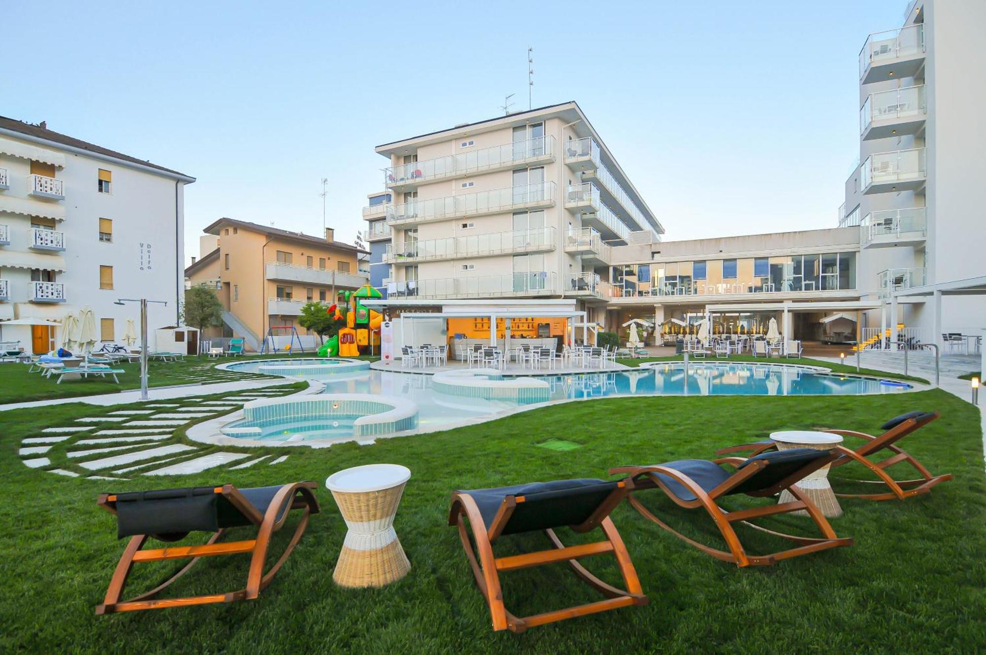 Marina Junior Suite 4 Stelle S กาออร์เล ภายนอก รูปภาพ