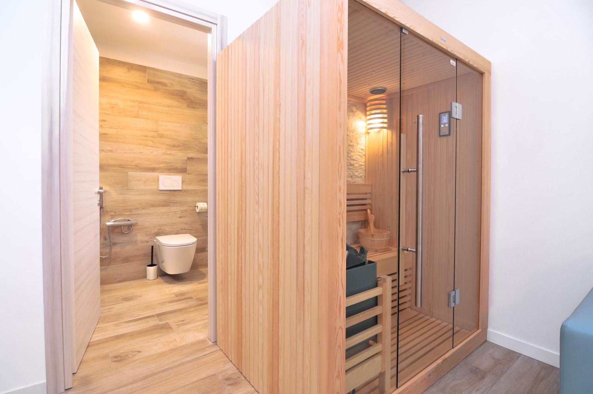 Marina Junior Suite 4 Stelle S กาออร์เล ภายนอก รูปภาพ